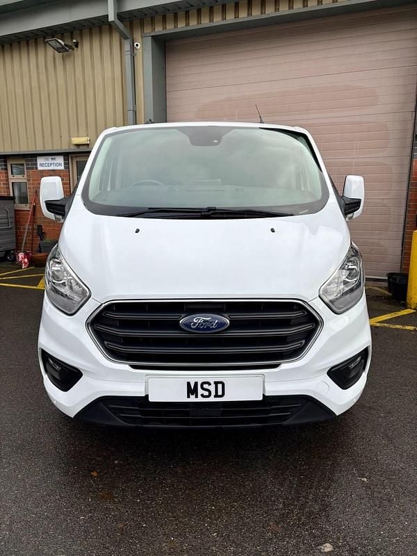 Used Ford Transit Custom Limited 130 HP (95 kW) 2022 White Van