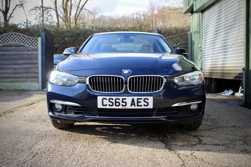 Used BMW 330 Luxury Line 252 HP (185 kW) 2015 Blue Sedan
