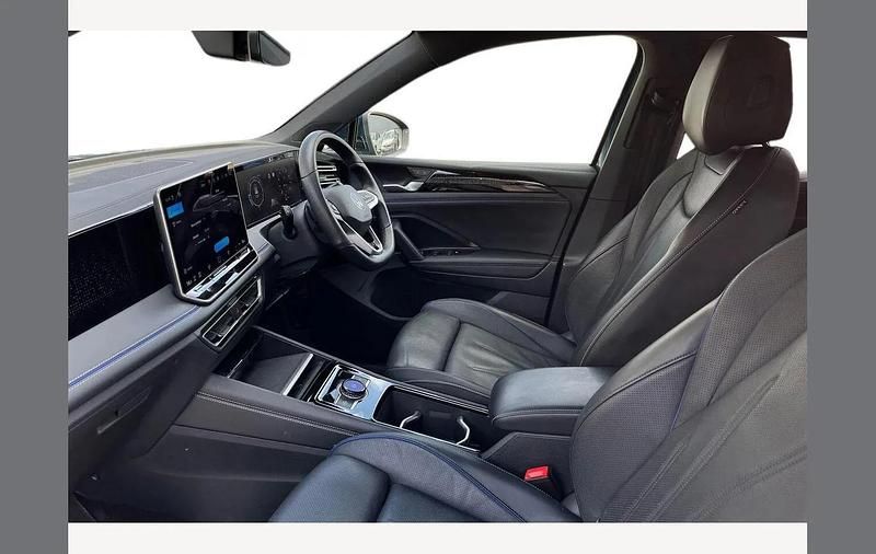 Used VW Tiguan R-line 150 HP (110 kW) 2024 Blue SUV