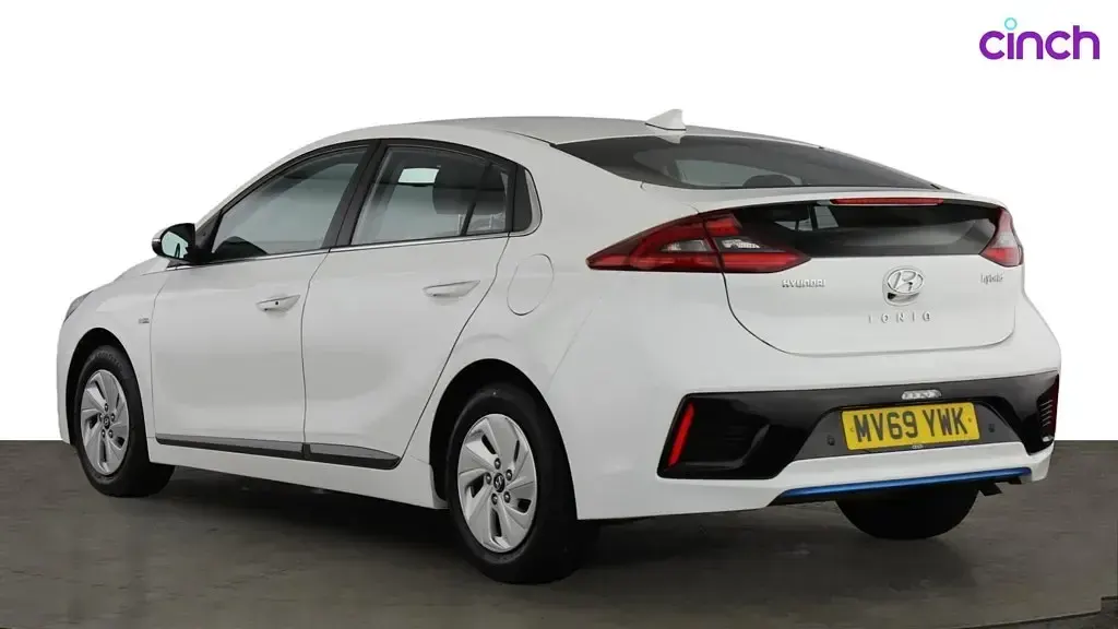 Used Hyundai Ioniq Premium SE 141 HP (103 kW) 2019 White Hatchback