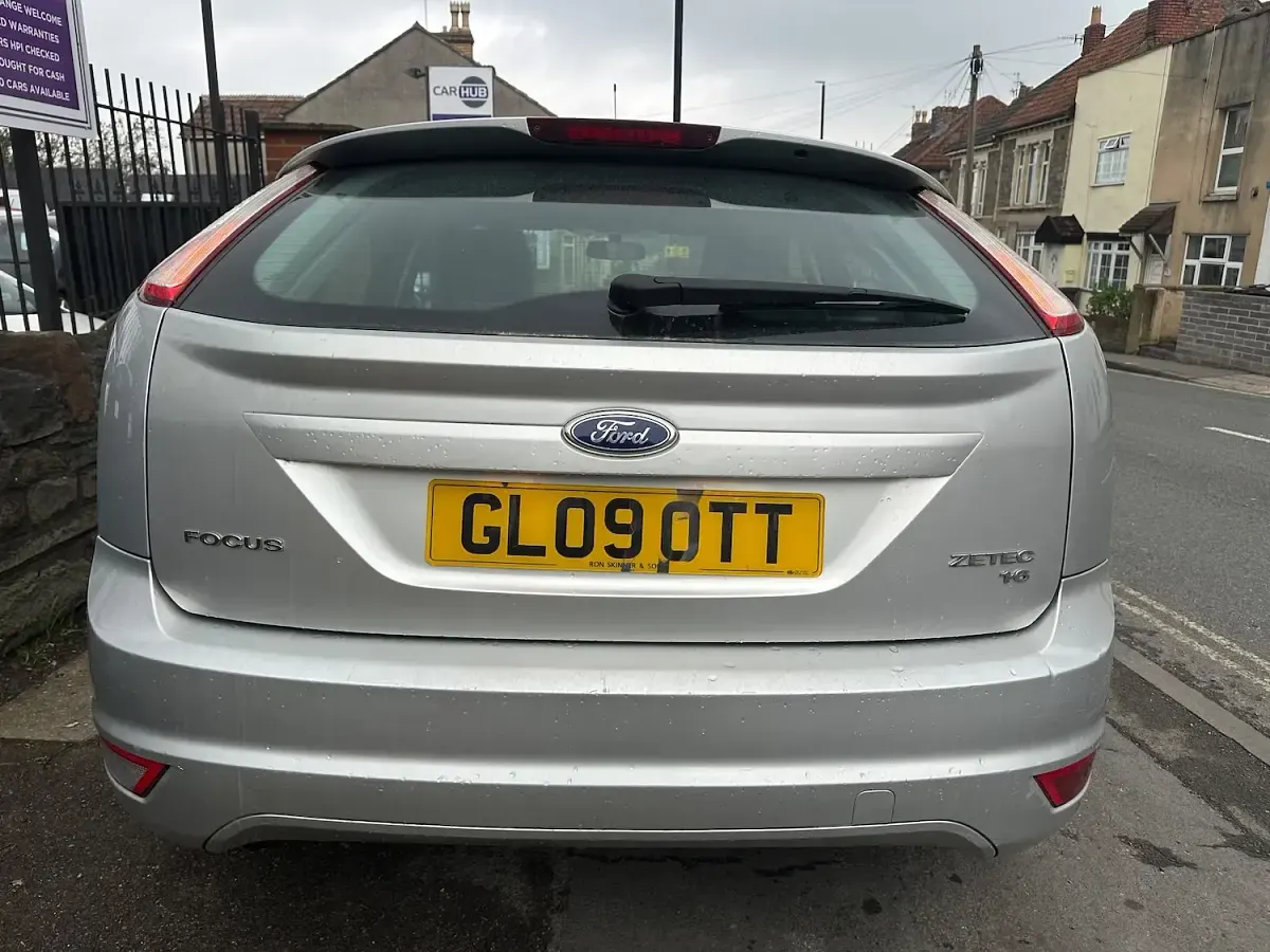 Used Ford Focus Zetec 99 HP (72 kW) 2009 Silver Hatchback