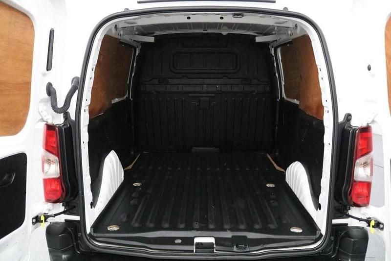 Used Toyota Proace Active 100 HP (73 kW) 2022 White MPV