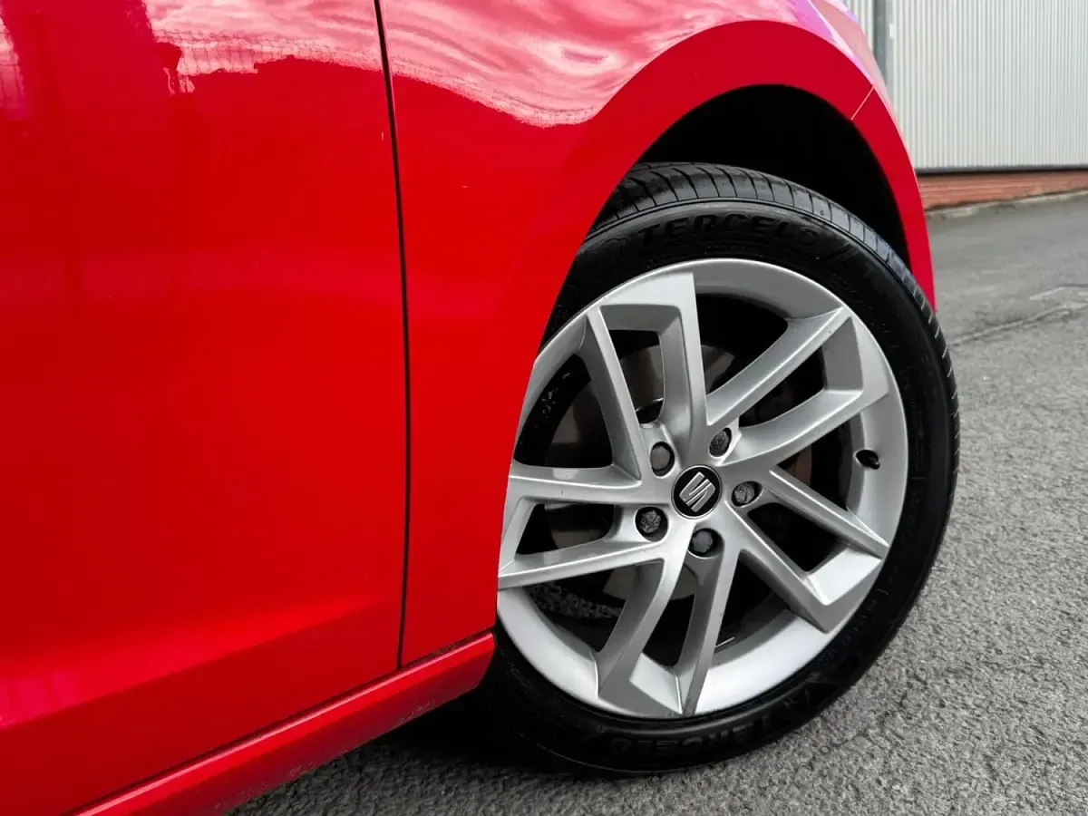 Used Seat Leon SE 110 HP (80 kW) 2014 Red Hatchback