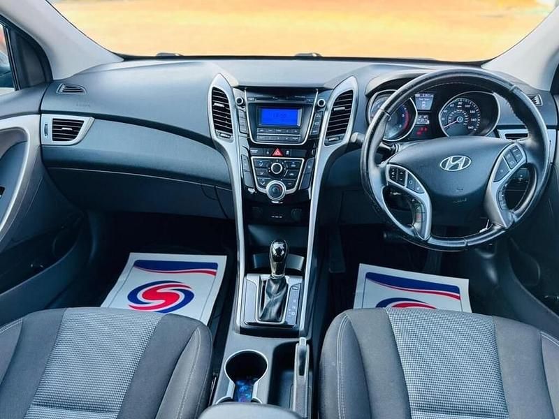 Used Hyundai i30 Active 110 HP (80 kW) 2013 Blue Hatchback