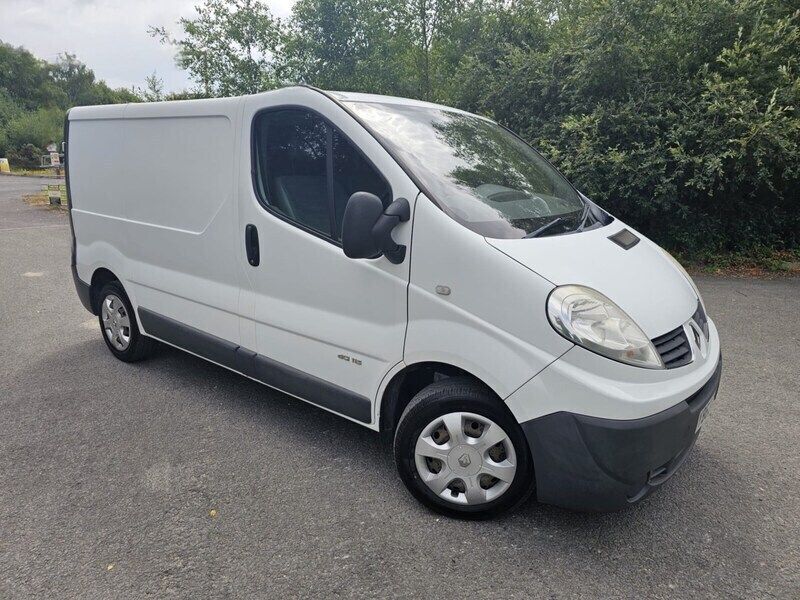 White Used 2013 Renault Trafic Van | £3,995 (A bit pricey) - Image 1/4