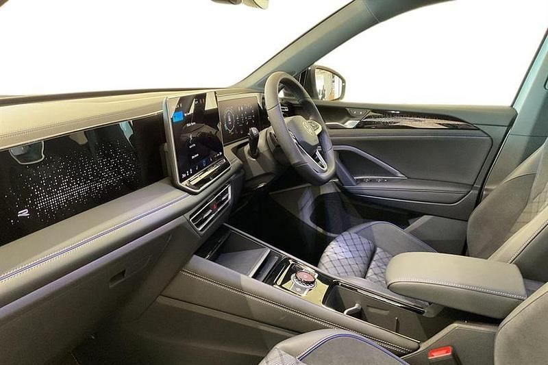 New VW Tiguan R-line 150 HP (110 kW) 2025 Oyster silver SUV