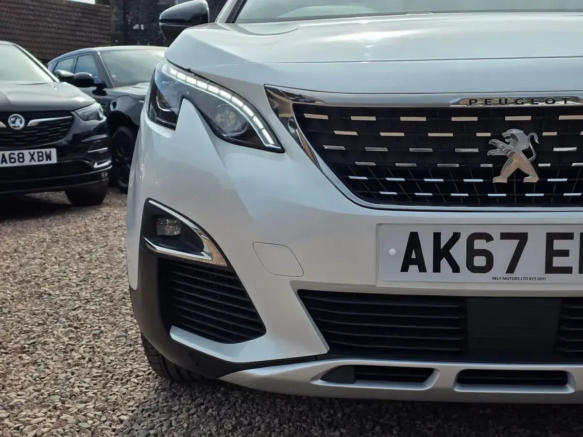 Used Peugeot 3008 GT-line 130 HP (95 kW) 2017 White SUV