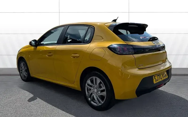 Used Peugeot 208 Active 102 HP (75 kW) 2020 Hatchback