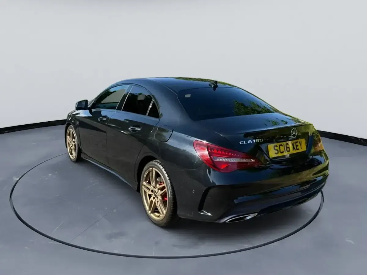 Usado Mercedes CLA180 AMG line 2016 Preto Sedan
