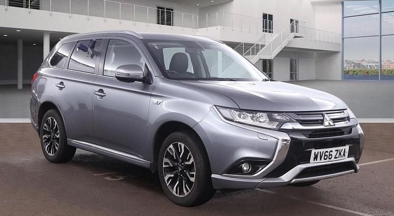 Grey Used 2016 Mitsubishi Outlander P-HEV Estate | £8,990 (Fair price) - Image 1/4