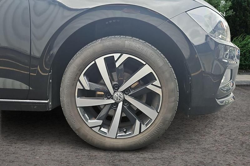 Begagnad VW Polo Beats 95 HK (69 kW) 2020 Svart Halvkombi
