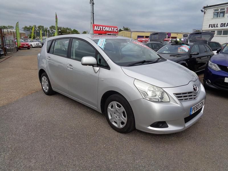 Silver Used 2010 Toyota Verso T2 MPV | £4,495 (Expensive) - Image 1/4