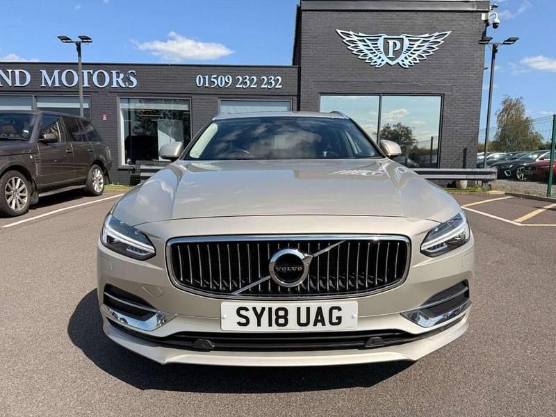Used Volvo V90 Inscription 235 HP (172 kW) 2018 Gold Estate