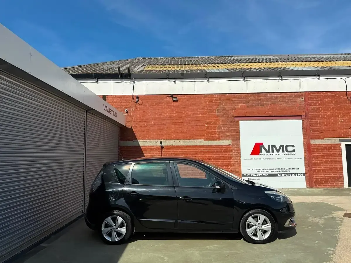 Used Renault Scénic III Dynamique 110 HP (80 kW) 2012 Black MPV