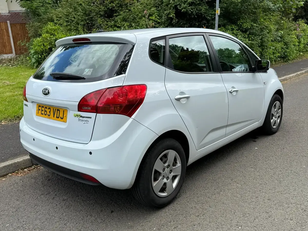Used Kia Venga 89 HP (65 kW) 2013 White Hatchback