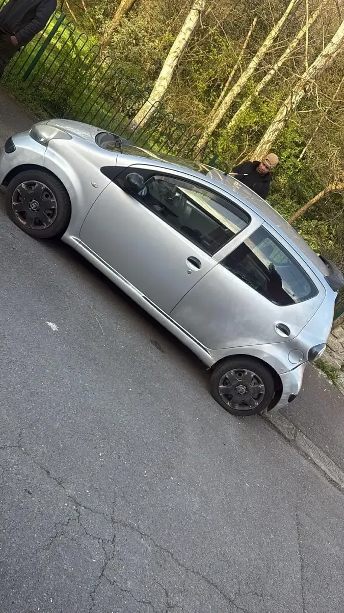 Used Toyota Aygo 67 HP (49 kW) 2006 Silver Hatchback