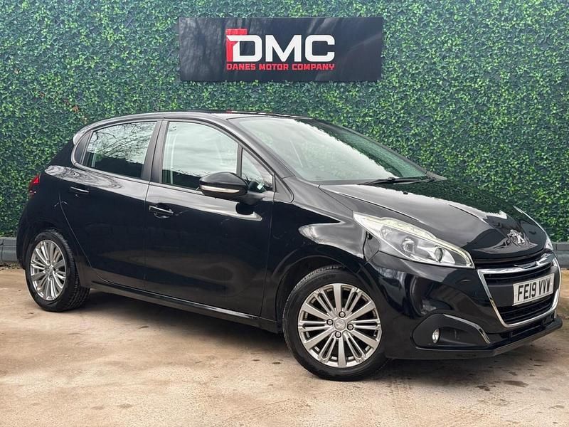 Used Peugeot 208 Signature Sky 2019 Black Hatchback
