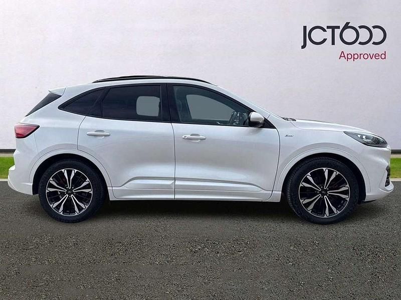 Używany Ford Kuga ST-Line X 120 KM (88 kW) 2021 Biały SUV