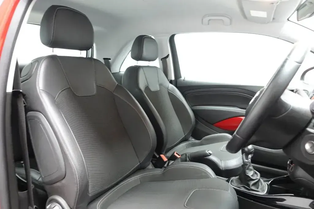 Used Vauxhall Adam 70 HP (51 kW) 2018 Red Hatchback