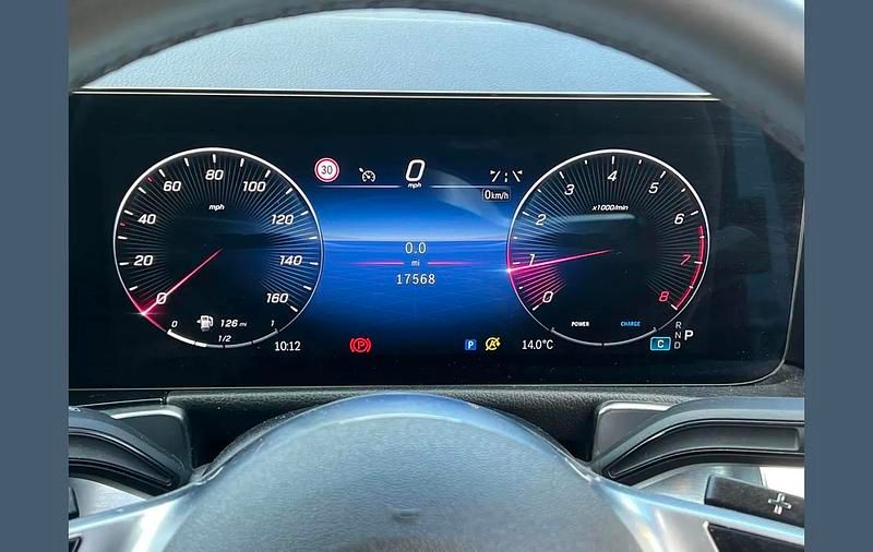 Used Mercedes GLB200 Executive 161 HP (118 kW) 2025 Silver SUV