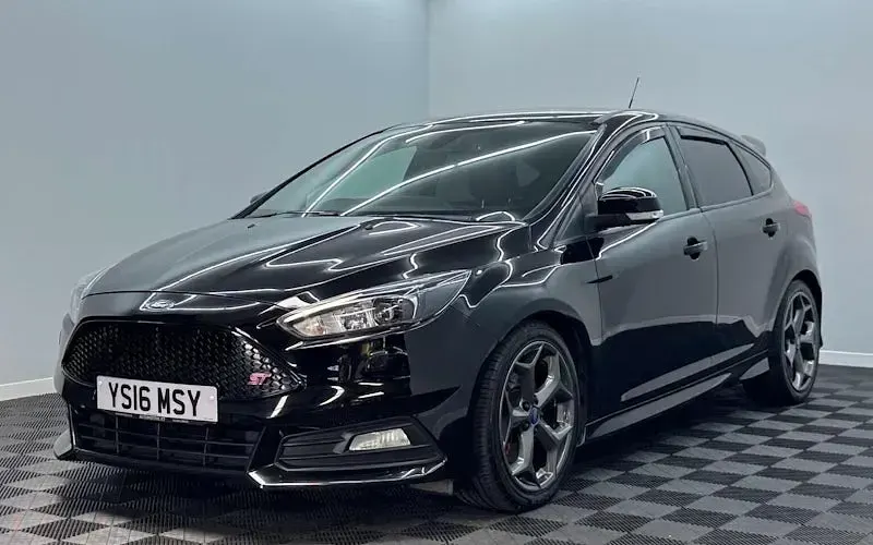 Used Ford Focus ST 185 HP (136 kW) 2016 Hatchback