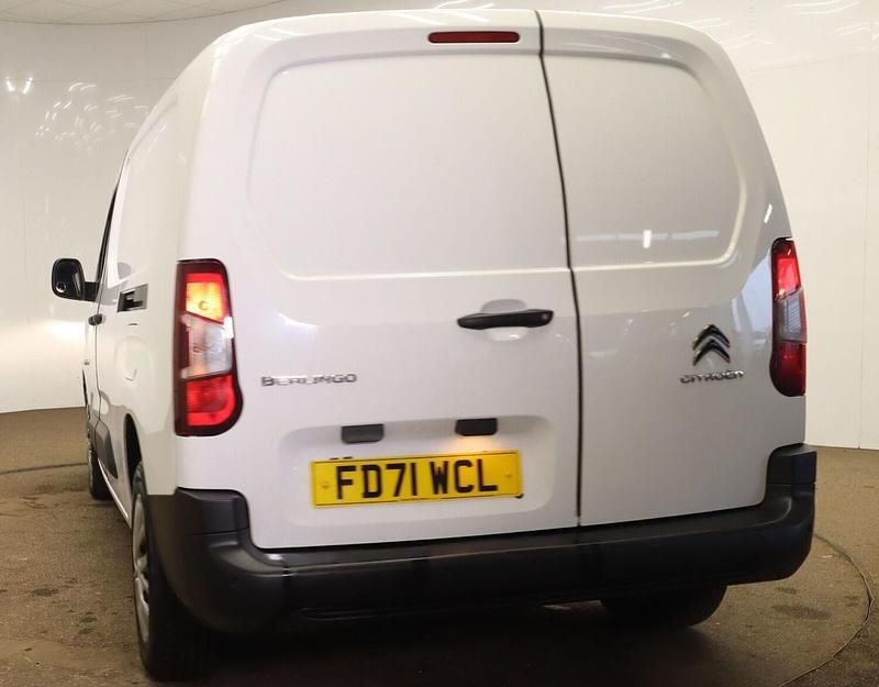 Used Citroën Berlingo 100 HP (73 kW) 2021 White MPV