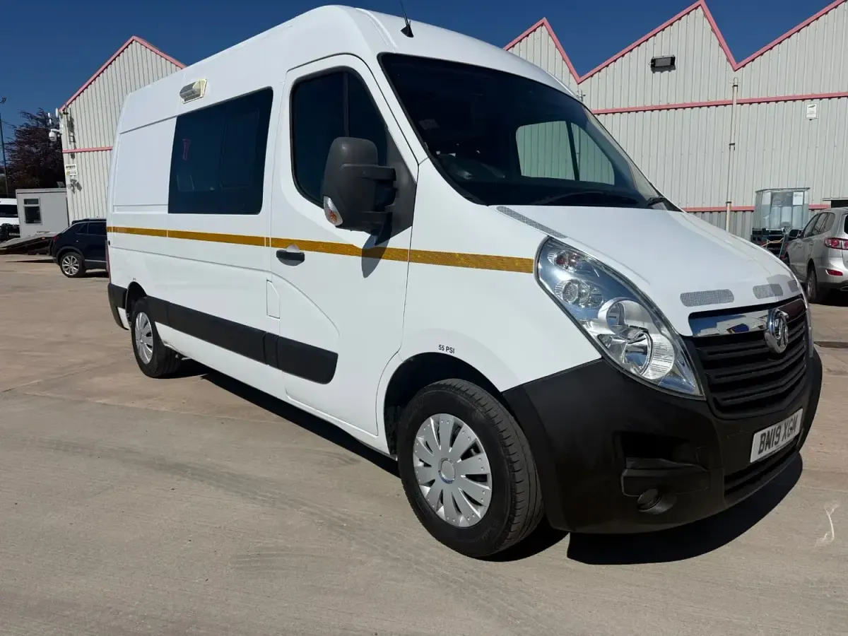 Begagnad Vauxhall Movano 130 HK (95 kW) 2019 Vit Minibuss