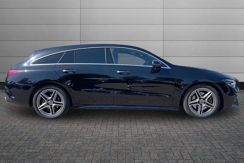 Used Mercedes CLA200 Shooting Brake Executive 175 HP (128 kW) 2025 Cosmos black Estate