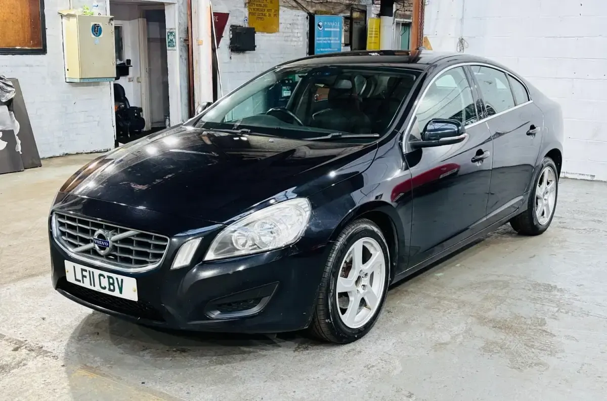 Used Volvo S60 SE 2014 Black Sedan