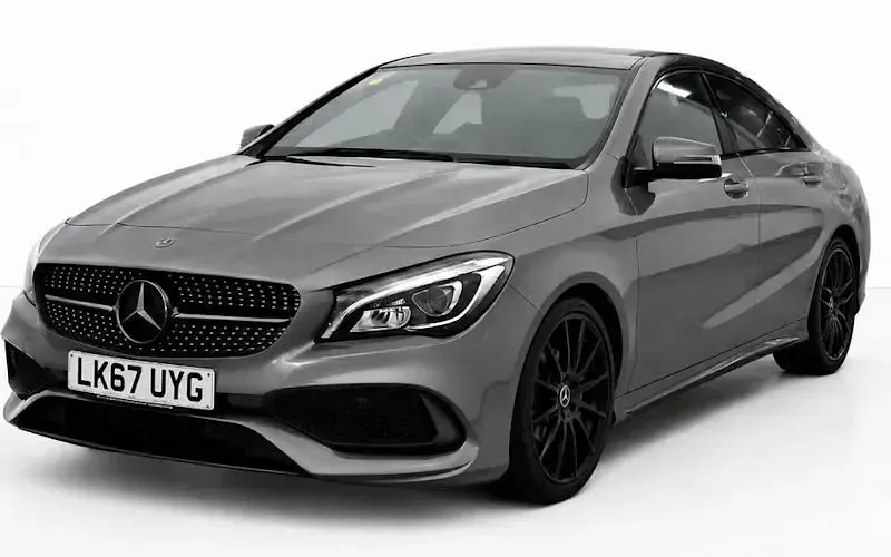 Usado Mercedes CLA220 AMG line 177 HP (130 kW) 2017 Sedan