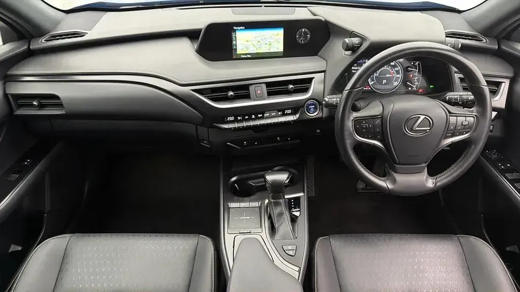 Used Lexus UX 250h 184 HP (135 kW) 2022 Blue SUV