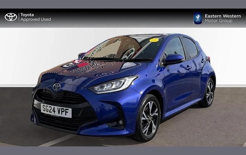 Used Toyota Yaris Hybrid Design 113 HP (83 kW) 2024 Blue Hatchback