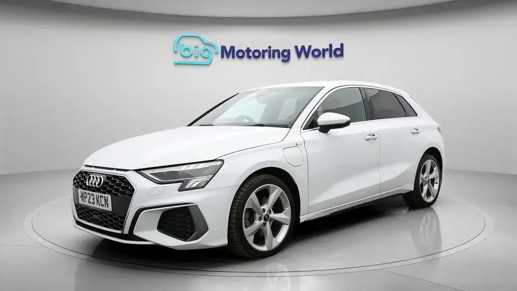 Used Audi A3 Sportback S-Line 204 HP (150 kW) 2023 White Hatchback