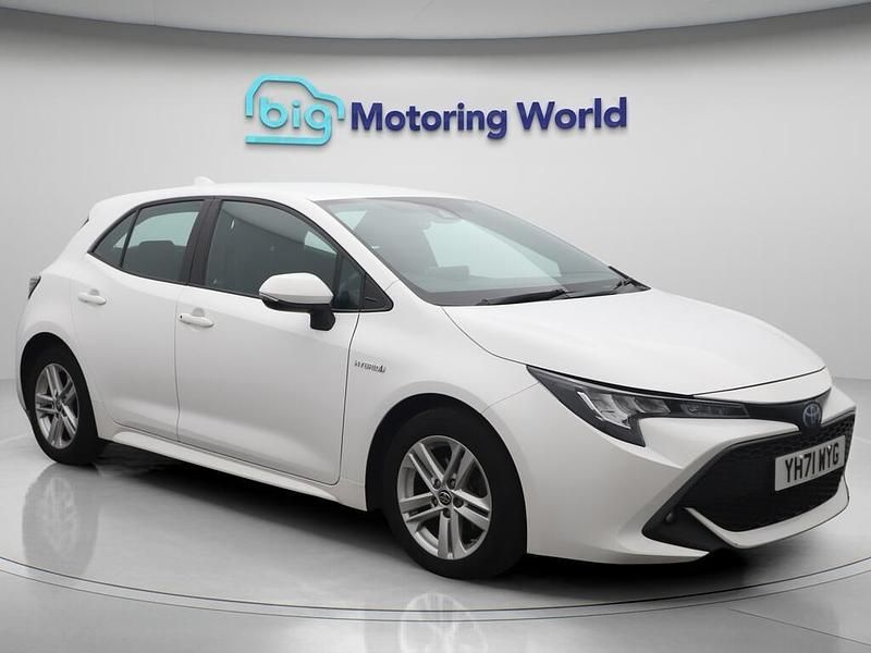 White Used 2022 Toyota Corolla Hatchback | £12,000 (Good price) - Image 1/4
