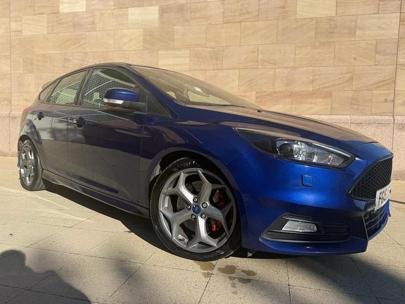 Blue Used 2015 Ford Focus ST Hatchback | £6,745 (Fair price) - Image 1/4