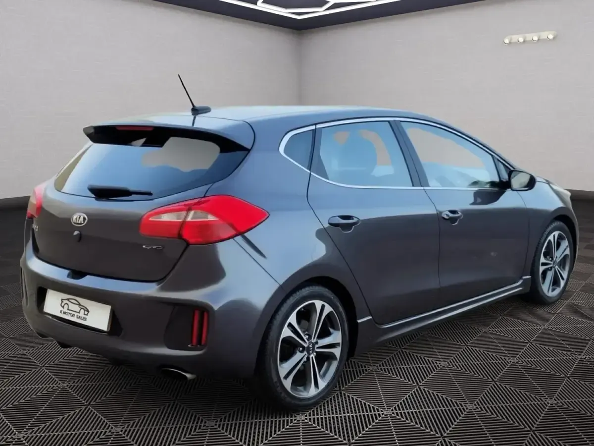 Używany Kia Ceed GT-Line 2016 Srebrny Hatchback