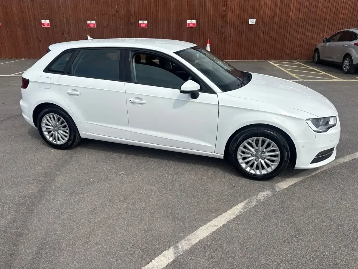 Used Audi A3 2015 White Hatchback