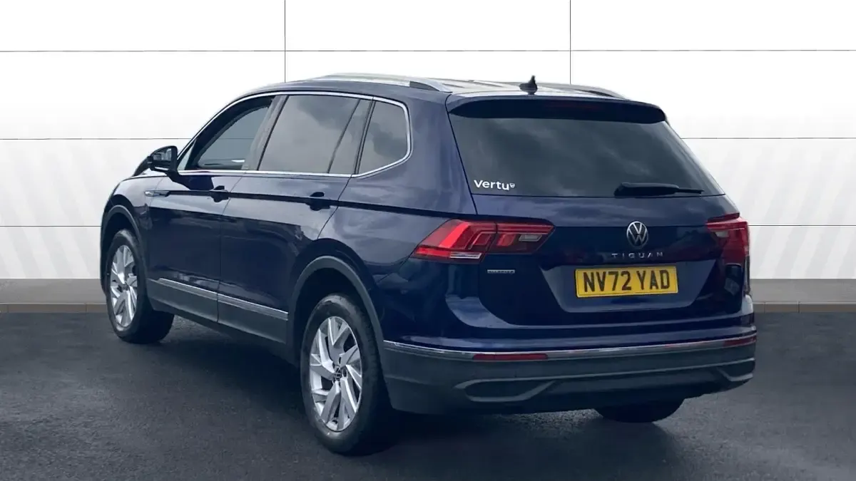 Used VW Tiguan Allspace Life 150 HP (110 kW) 2022 Blue SUV