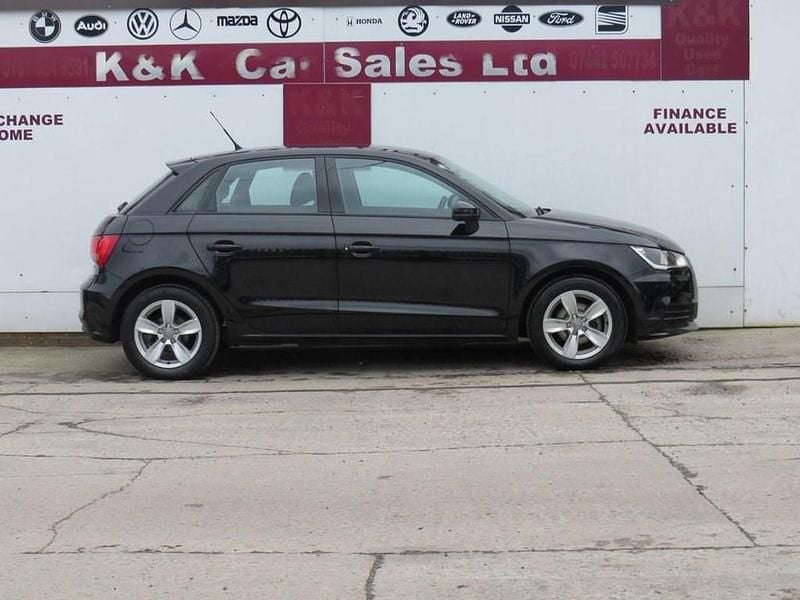 Used Audi A1 Sportback Design 95 HP (69 kW) 2015 Black Hatchback