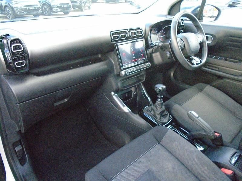 White Used 2021 Citroën C3 Aircross PureTech SUV | £10,695 (Fair price) - Image 1/4