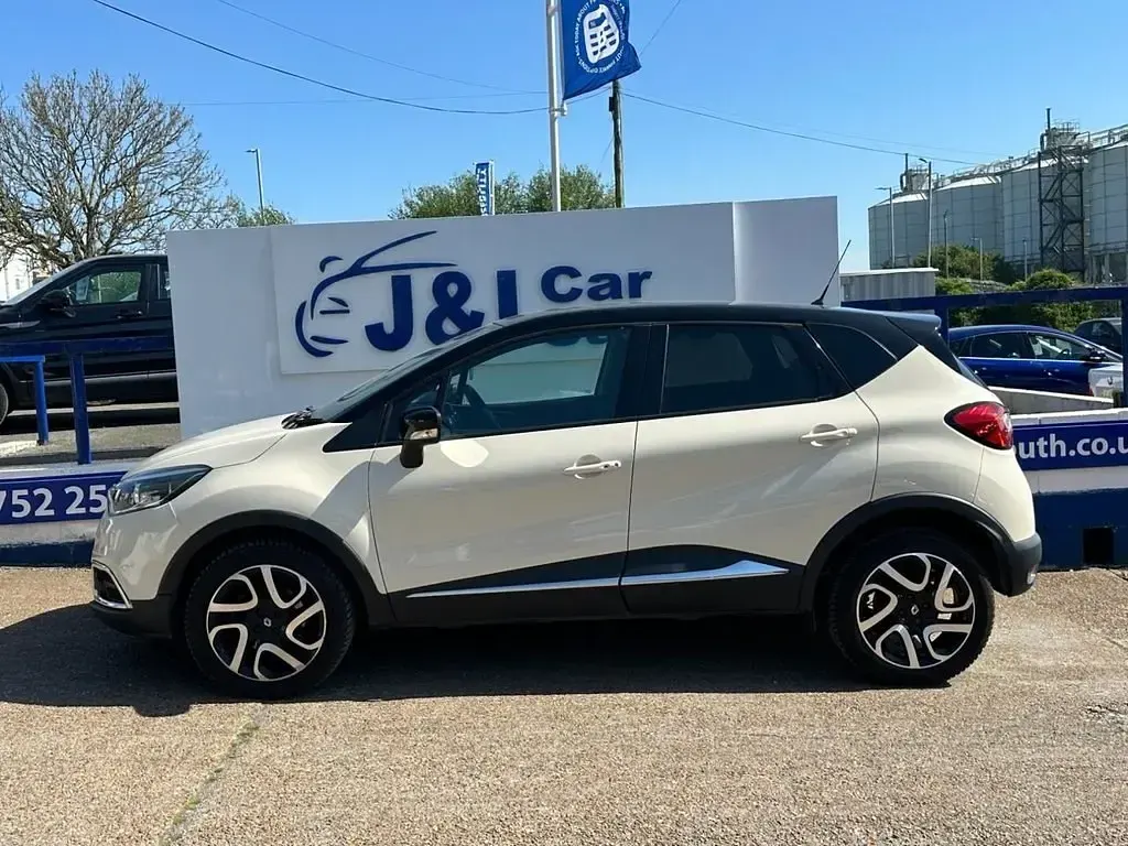 Usado Renault Captur Dynamique 90 HP (66 kW) 2016 Bege SUV