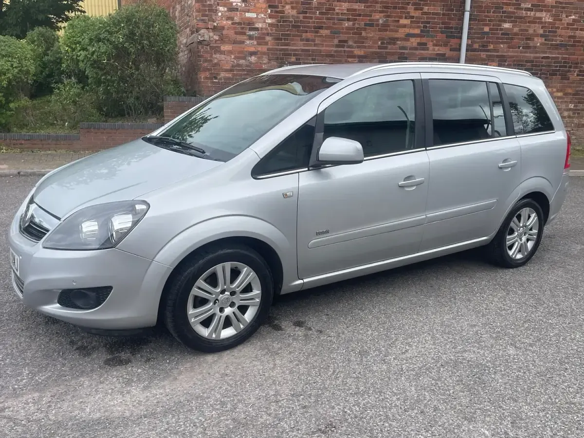 Used Vauxhall Zafira Design Edition 2013 Silver MPV