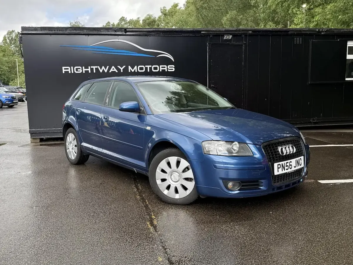 Used Audi A3 Sportback Design 100 HP (73 kW) 2006 Blue Hatchback