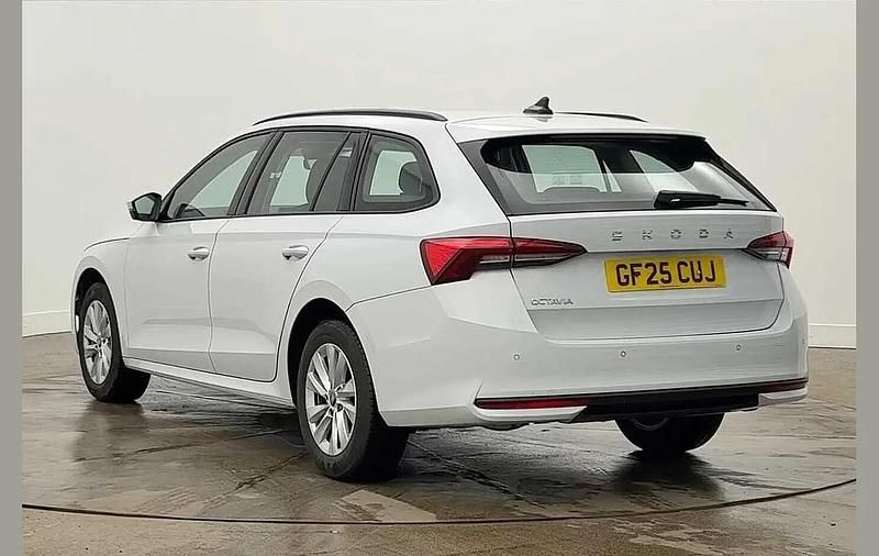 Used Skoda Octavia SE Technology 113 HP (83 kW) 2025 Moon white metallic Estate