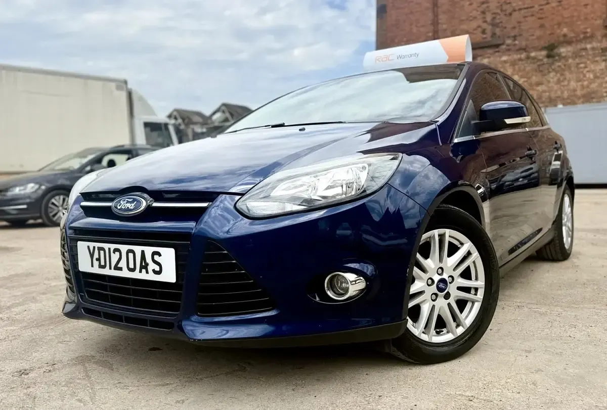 Used Ford Focus Titanium 125 HP (91 kW) 2012 Blue Hatchback
