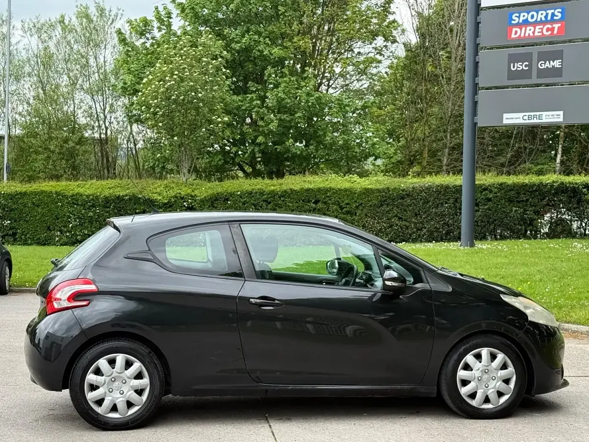 Used Peugeot 208 Access 2013 Black Hatchback