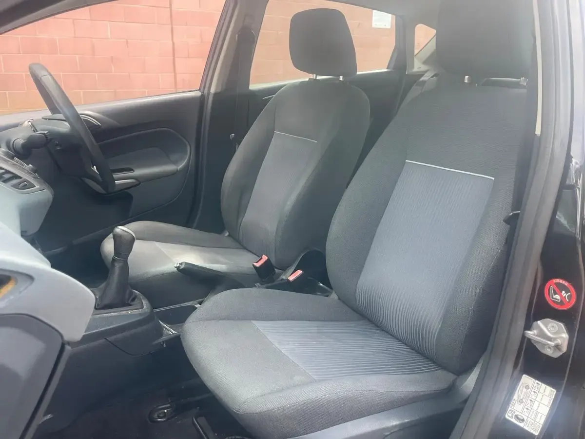Used Ford Fiesta 70 HP (51 kW) 2012 Black Hatchback