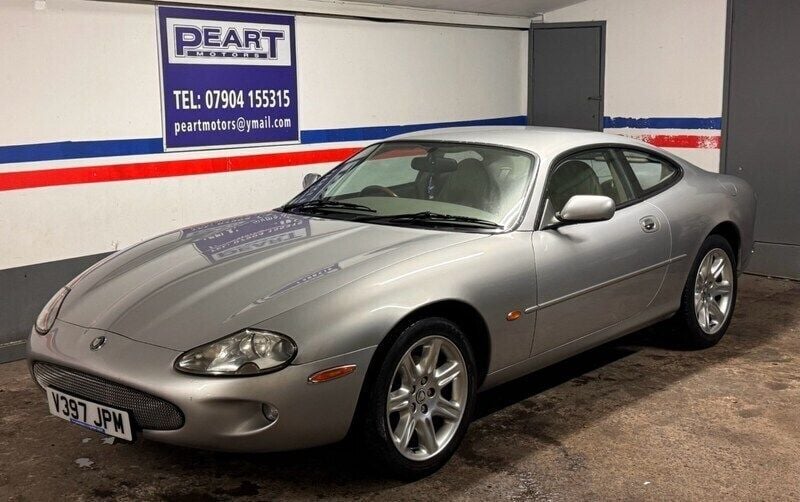 Silver Used 1999 Jaguar XK8 Sedan | £3,000 (Super price) - Image 1/4