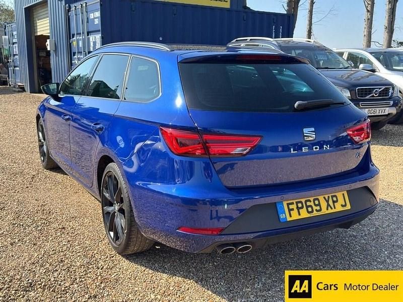 Used Seat Leon Black Edition 150 HP (110 kW) 2019 Blue Estate