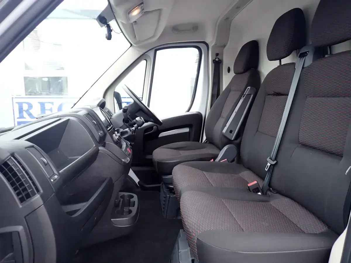 Używany Citroën Relay 140 KM (102 kW) 2022 Biały Van